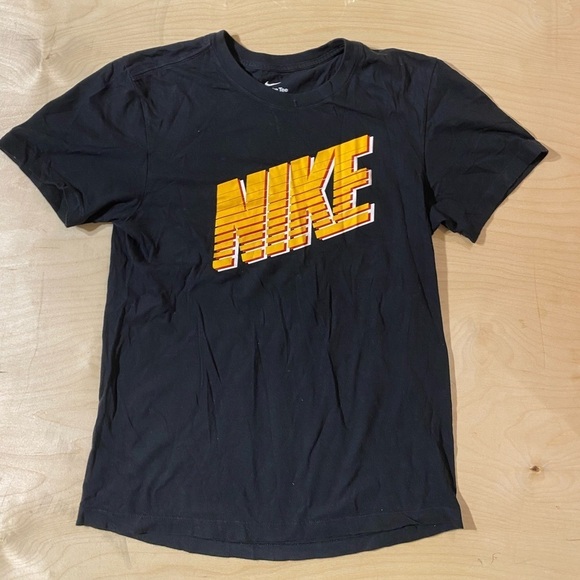 The NIKE Tee Small (HV) - Picture 1 of 9